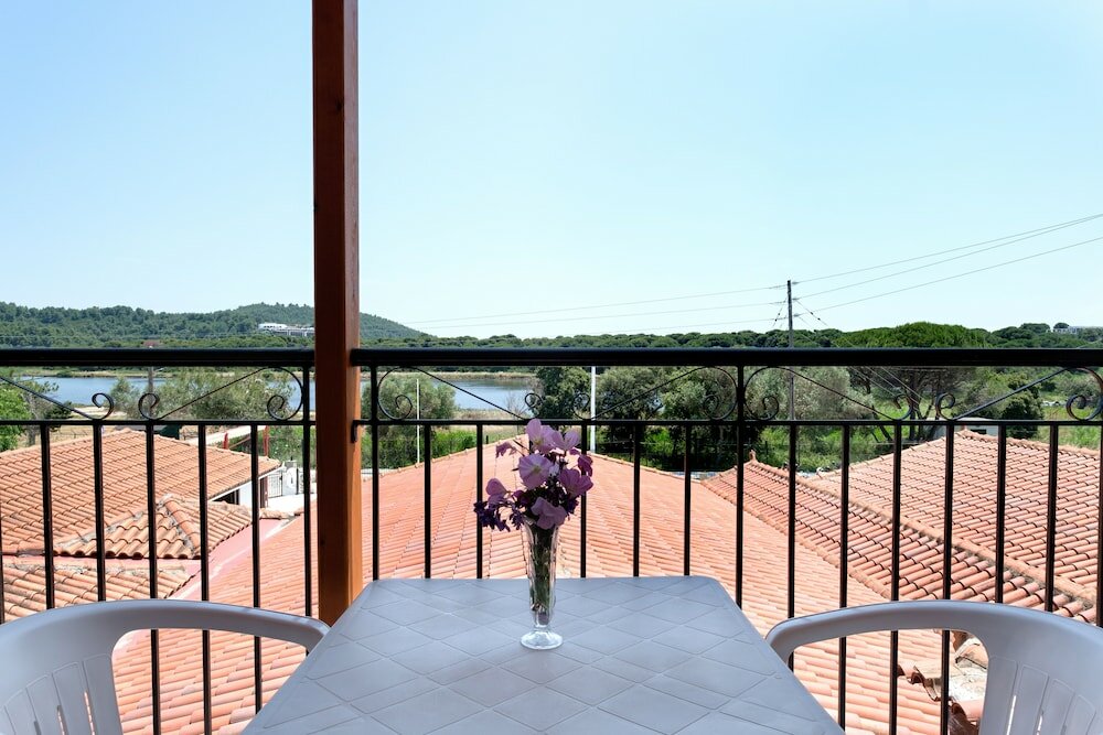 Фото Koukounaries Beach Hotel