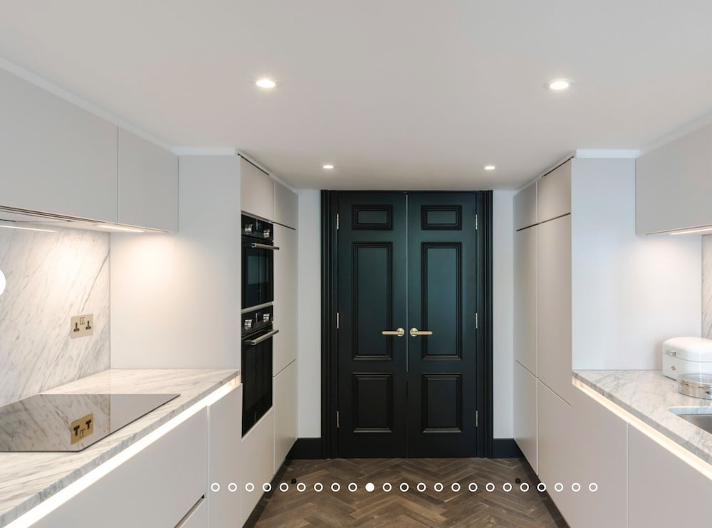 Фото The Bengal Tiger: 2 bd apt rich with character