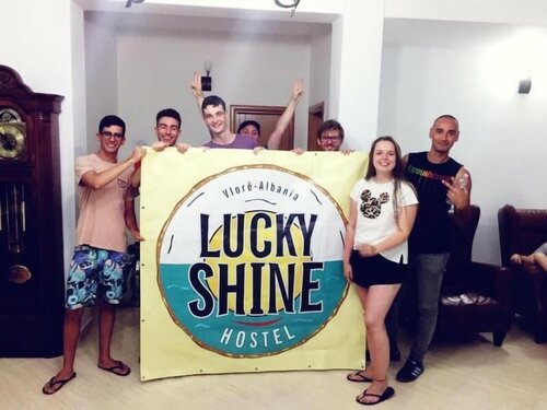 Гостиница Luckyshine Hostel во Влёре