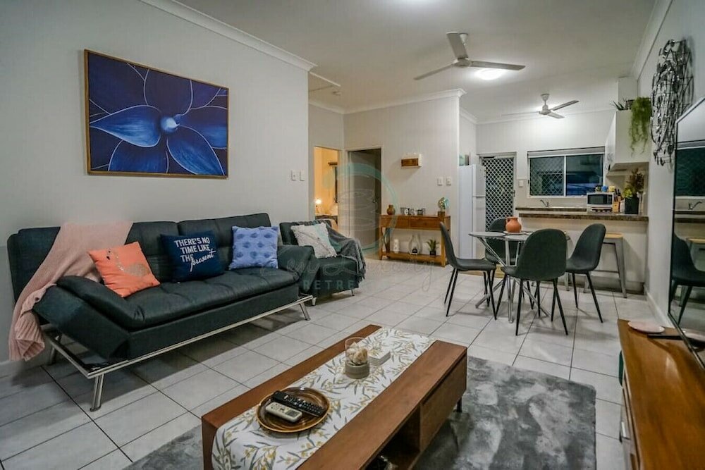 Фото Zen Hideaway - Cozy 2br Modern Unit