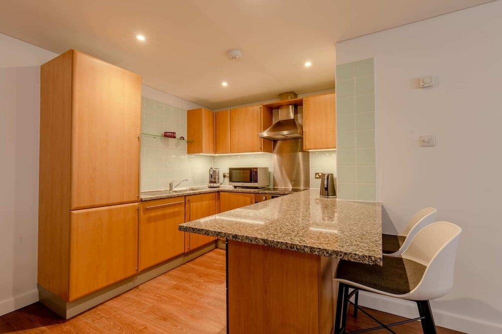 Фото Modern And Spacious 2 Bedroom in Central London