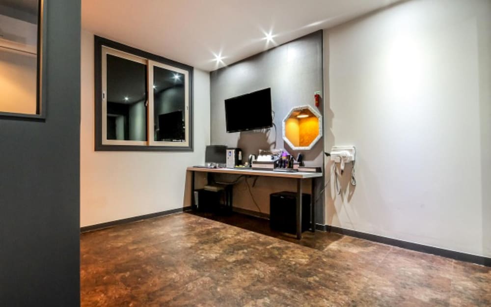 Фото Yeosu Hotel The B