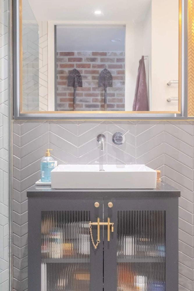 Фото Gorgeous Central London 2bd Flat - Soho