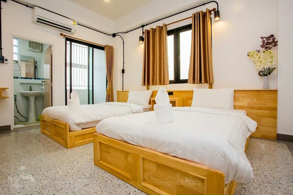 Фото Thaphon Residence