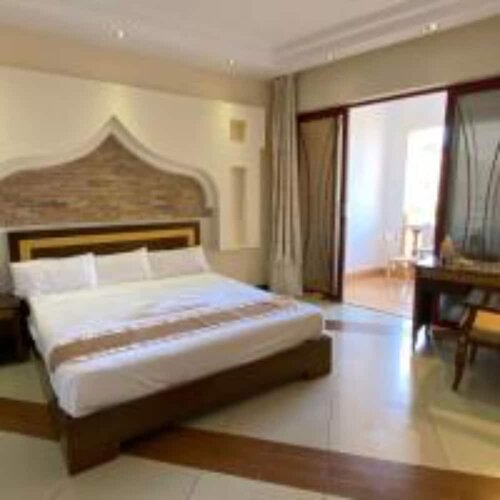 Гостиница Shanzu Beachfront Suites