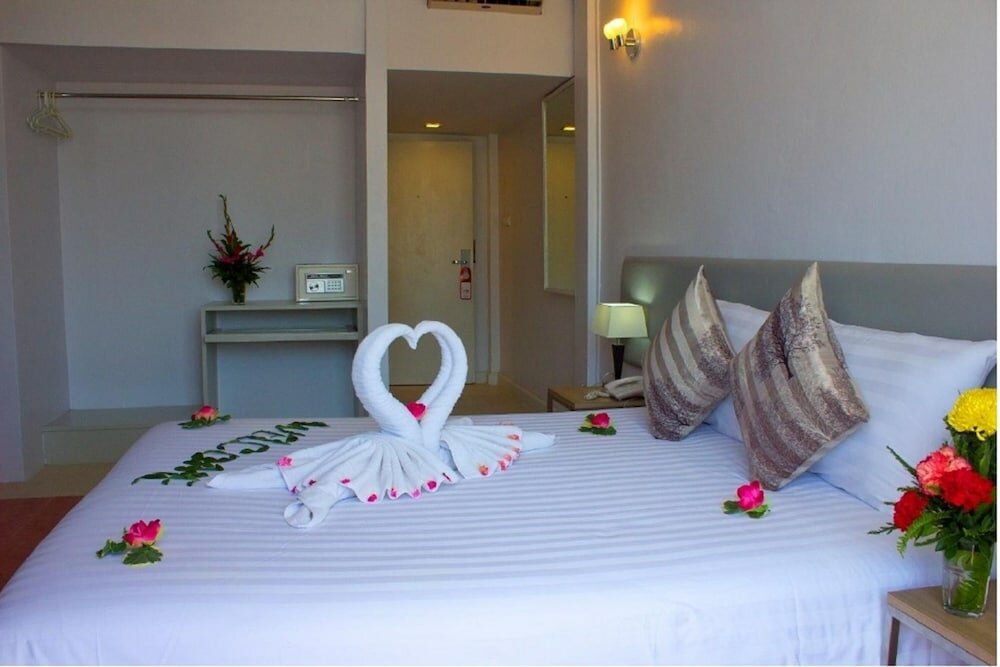 Фото On Hotel Phuket