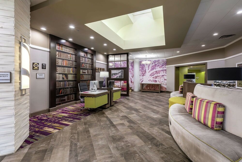 Фото DoubleTree by Hilton Winston Salem - University