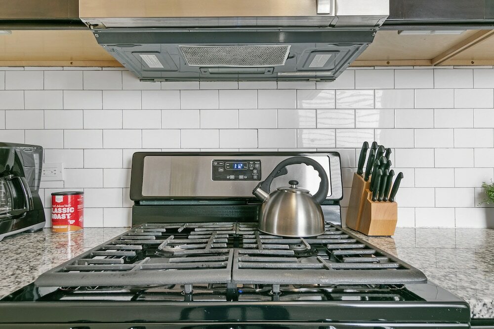 Фото 1br Apt with King Bed in Rogers Park