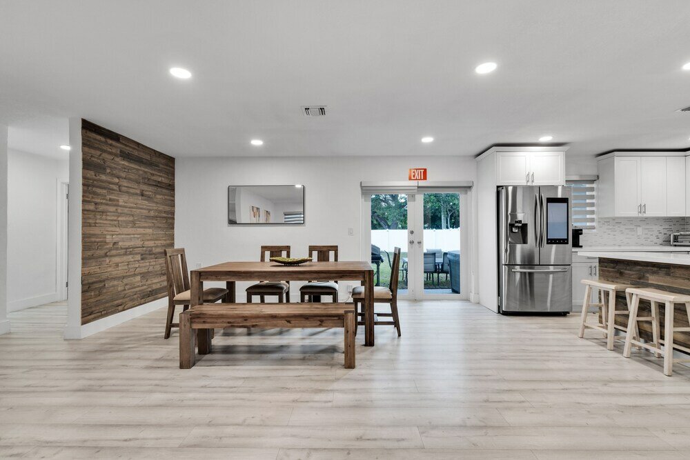 Фото Hollywood Hills House w Backyard-BBQ