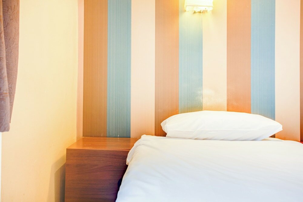 Фото Oyo Somerset Hotel Baker Street London