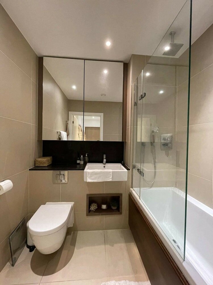 Фото Chic 1bd Flat by the River Thames - Fulham!