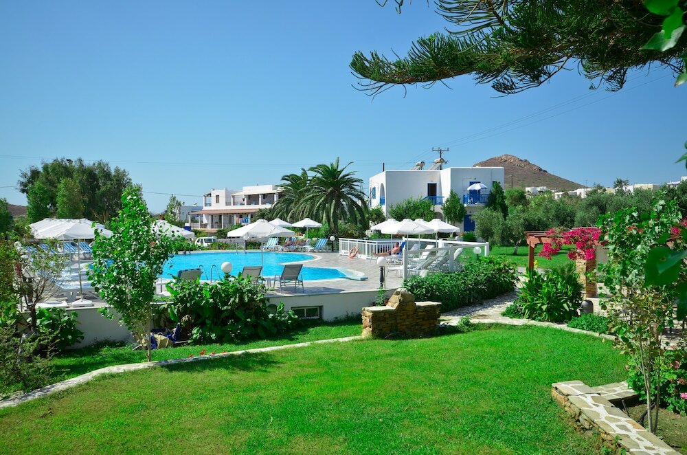 Фото Birikos Studios & Apartments