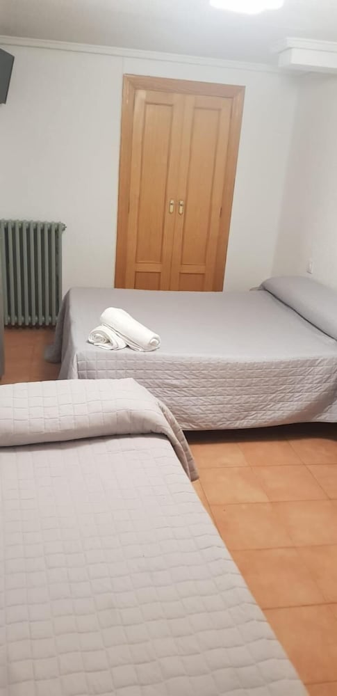 Фото Hostal Plaza de España