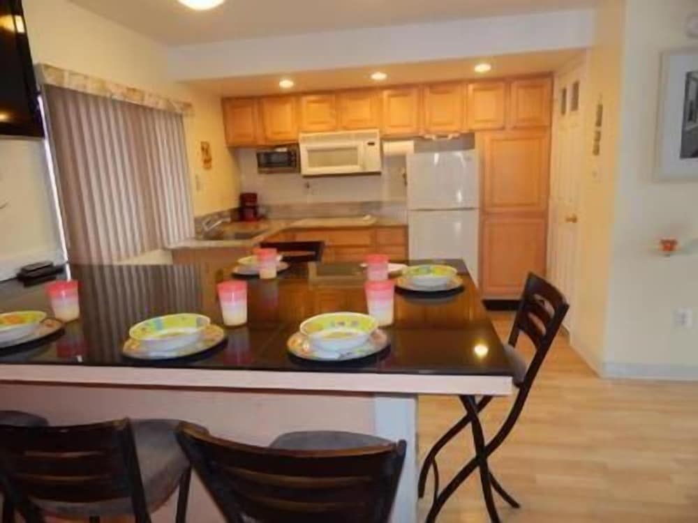 Фото Sifting Sands Motel