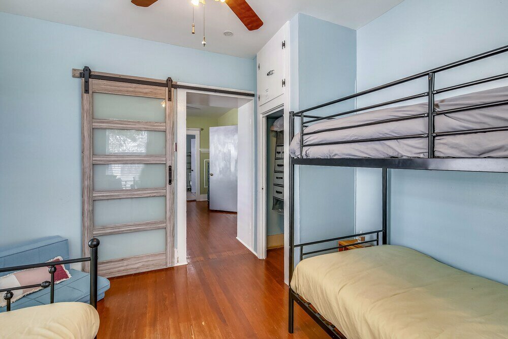 Фото A Bended Oak Bungalow