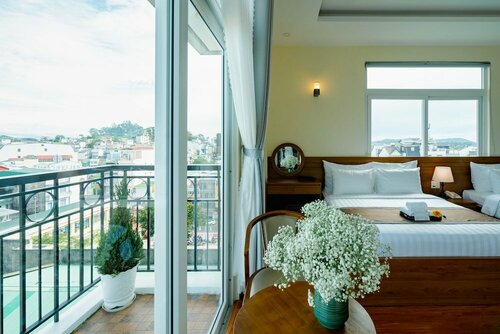 Гостиница BomBo Dalat Hotel в Далате