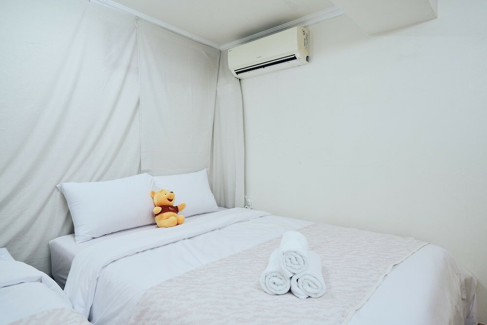 Фото Myeongdong Station 2Min House