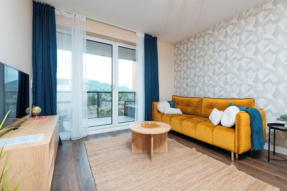 Фото WaterFront City Apartments by UrbanRent