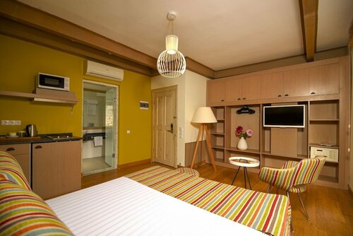 Апартаменты Attractive Studio with Jacuzzi Emp205 в Муратпаше