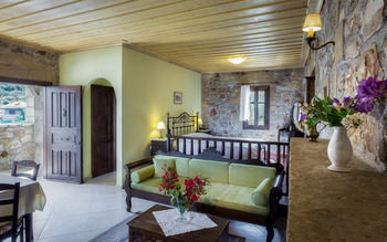 Фото Klymeni Traditional Homes