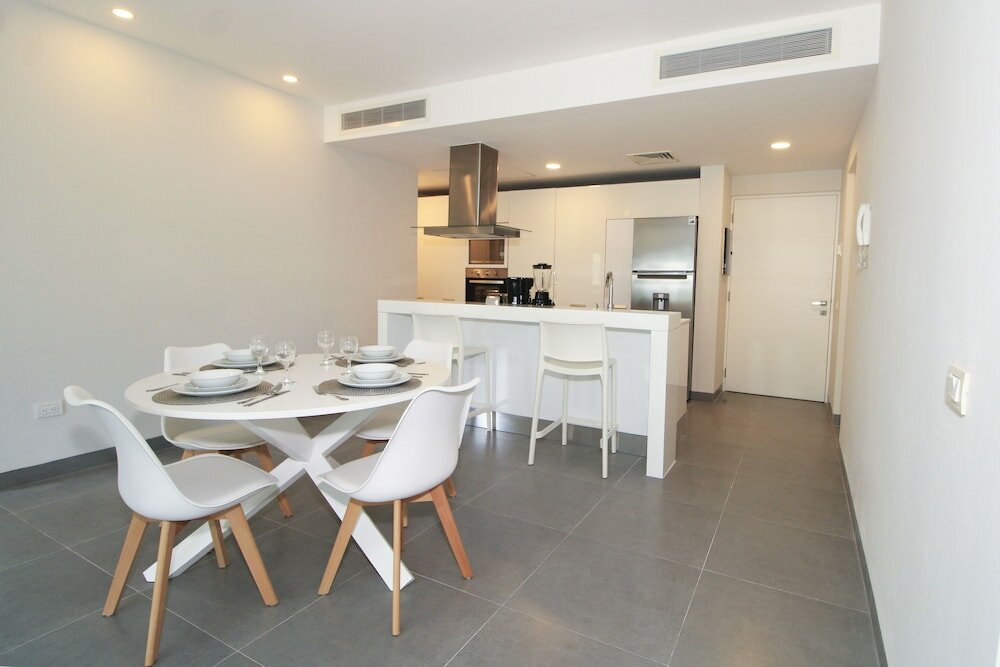 Фото Nick Price Apartments by Spot Rentals