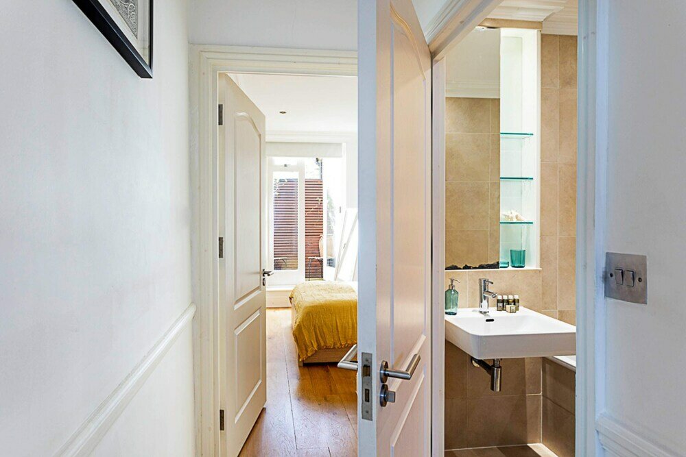 Фото Homely Islington Flat