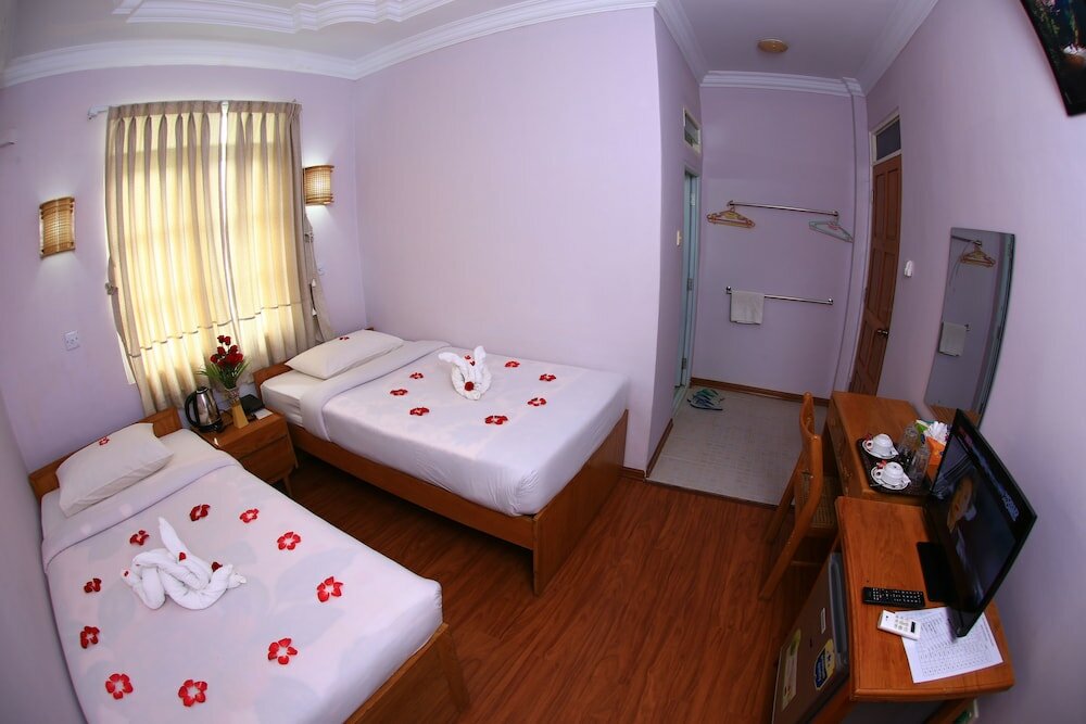 Фото The Floral Breeze Wun Zin Hotel