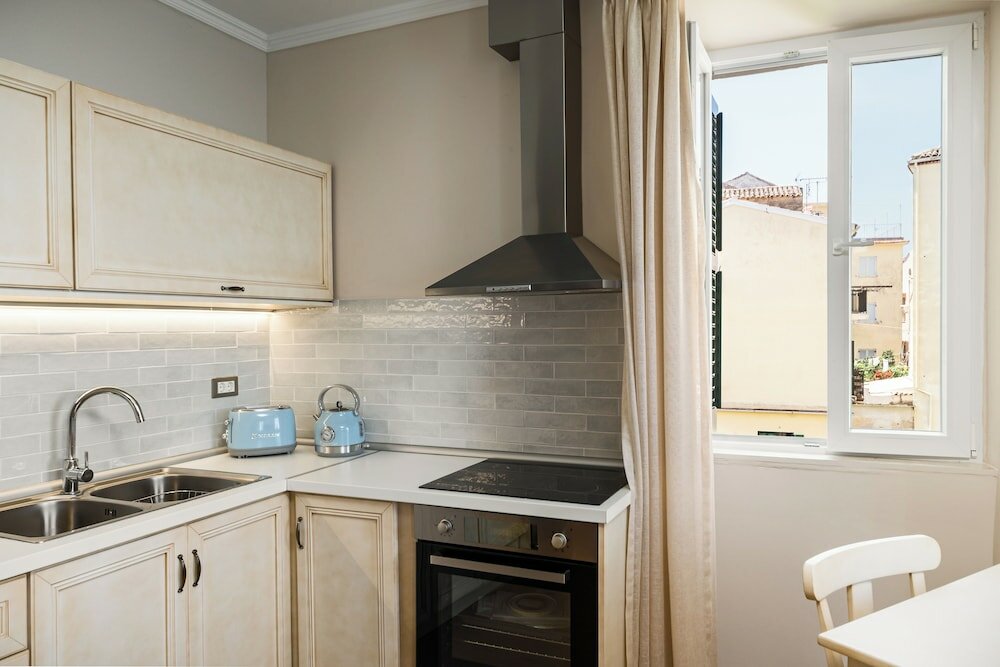 Фото Mouragia Luxury Seaview Suite by Konnect