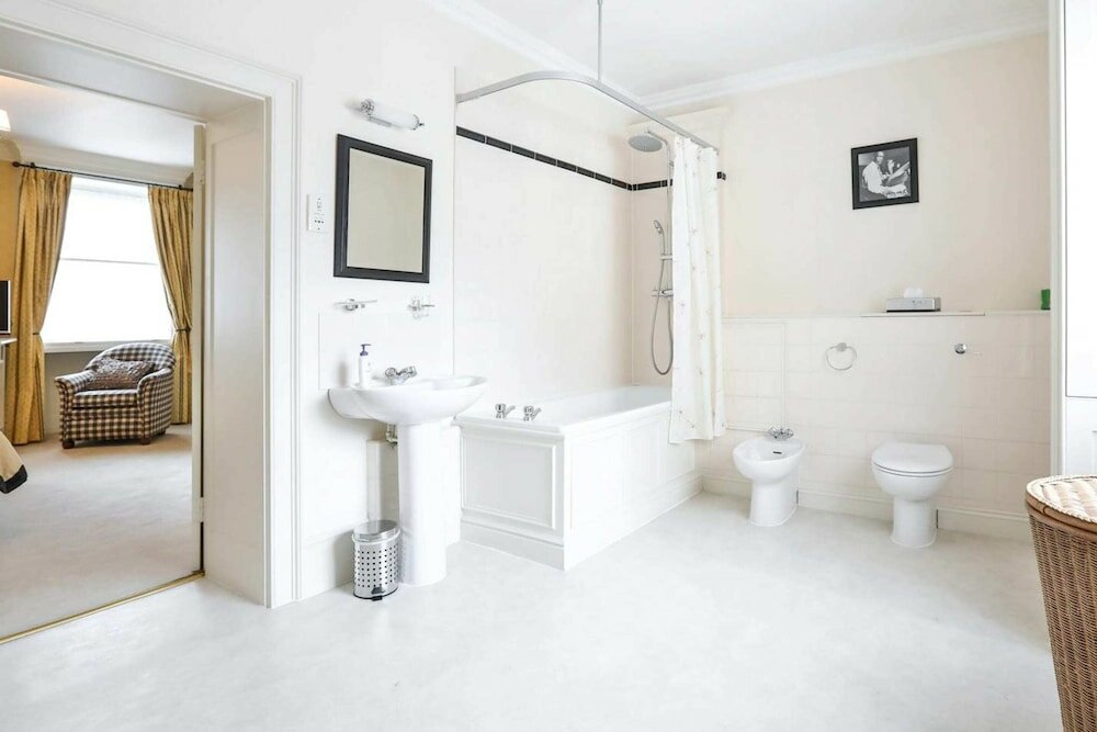 Фото Luxury and Modern Bayswater Apartment