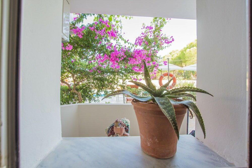 Фото Отель Iniochos