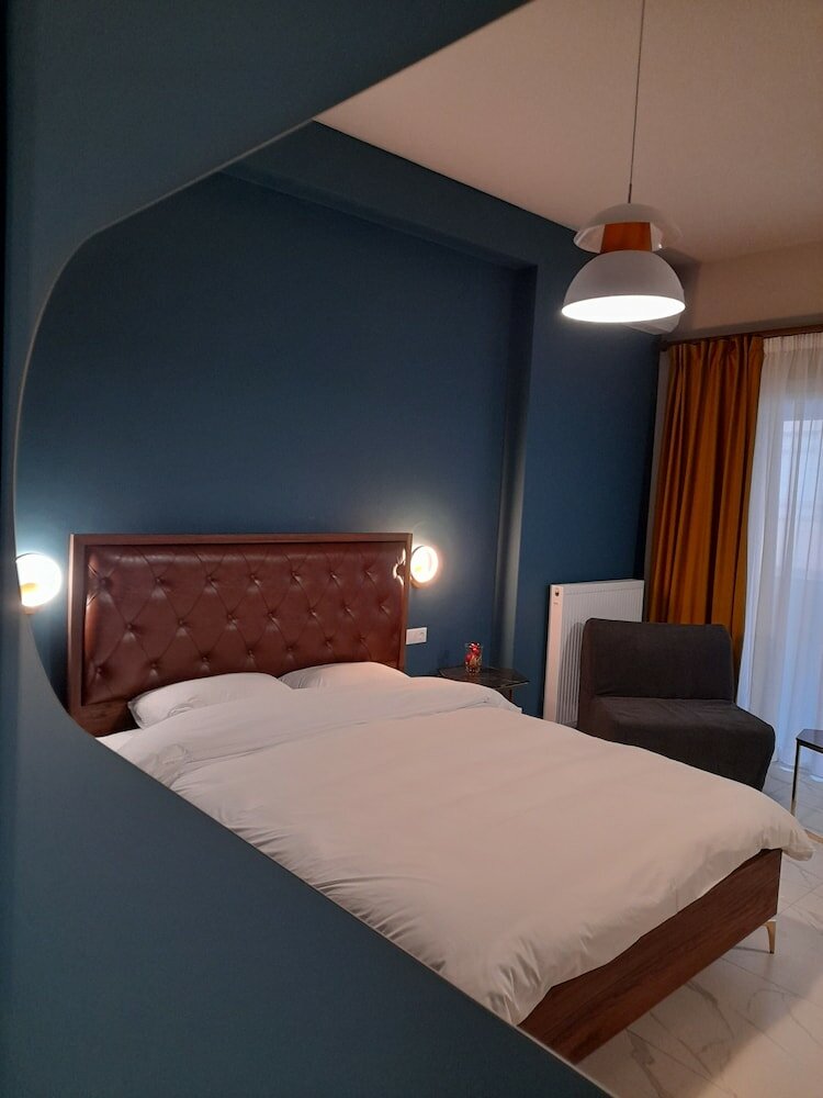 Фото Black Onyx Comfort Suites