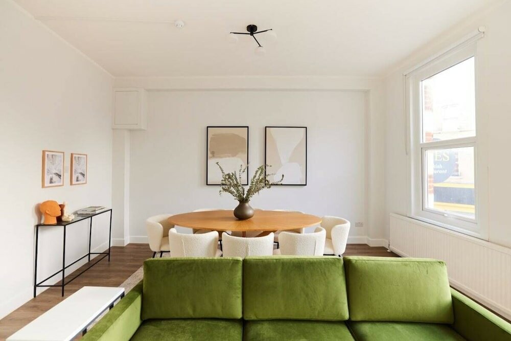 Фото The Fulham Escape - Alluring 5bdr Flat