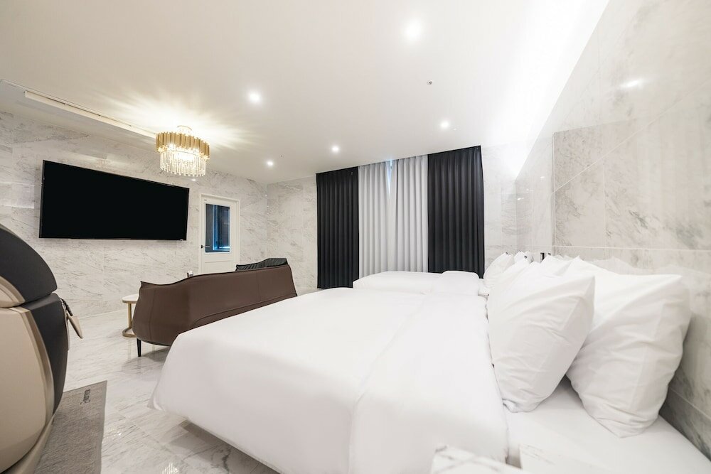 Фото Hotel Four Star