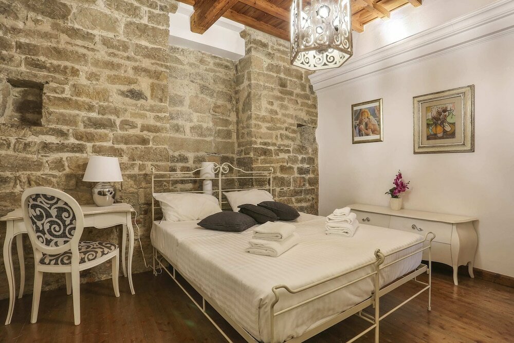 Фото Pontevecchio Stylish Apartment in Florence - Hosted by Sweetstay