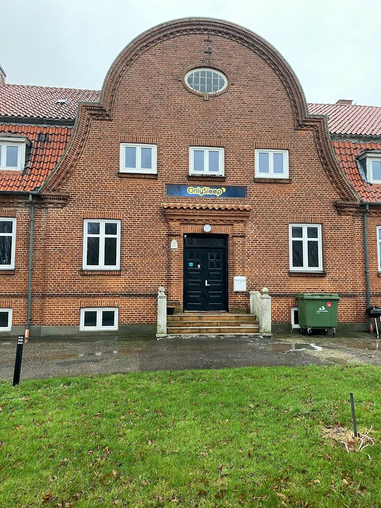 Фото отеля 1