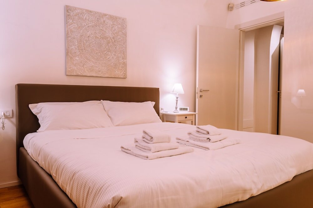 Фото Elegante Appartamento Alle Due Torri by Wonderful Italy