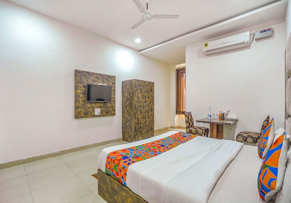 Фото Fabhotel Grand Inn