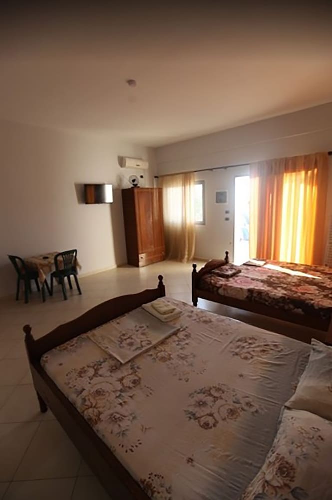 Фото Esmerald Hotel