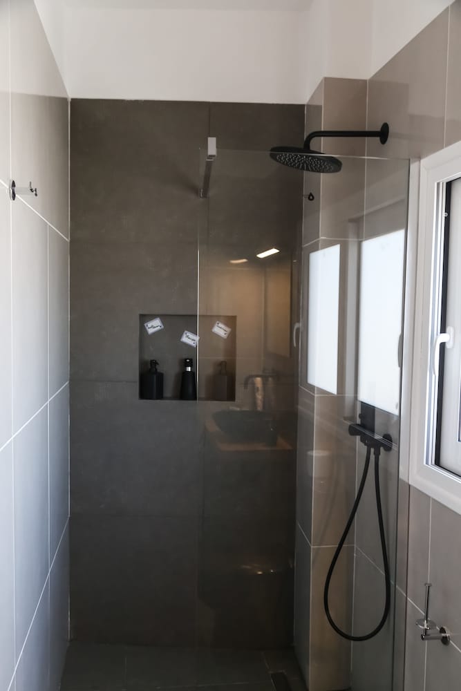 Фото Triple A - Evripidou 36