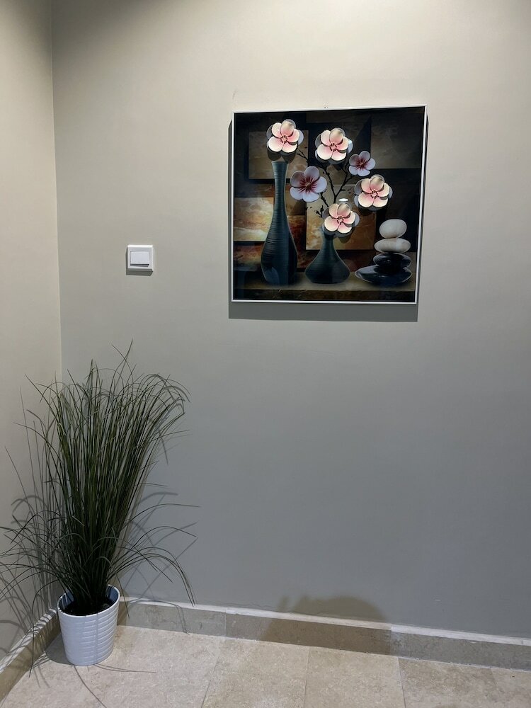 Фото 7th Square Hotel