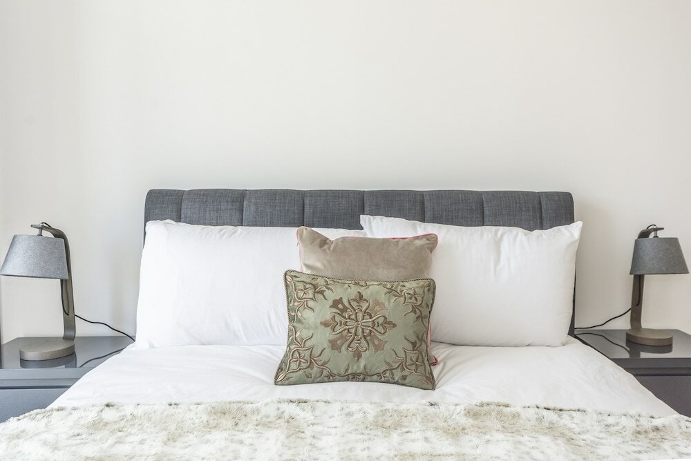 Фото Stunning Brand New Westminster Apartment