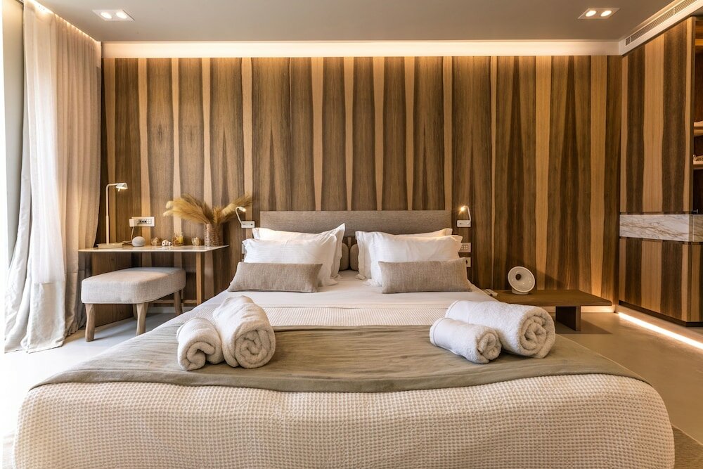 Фото Avgoustos Suites - Adults only