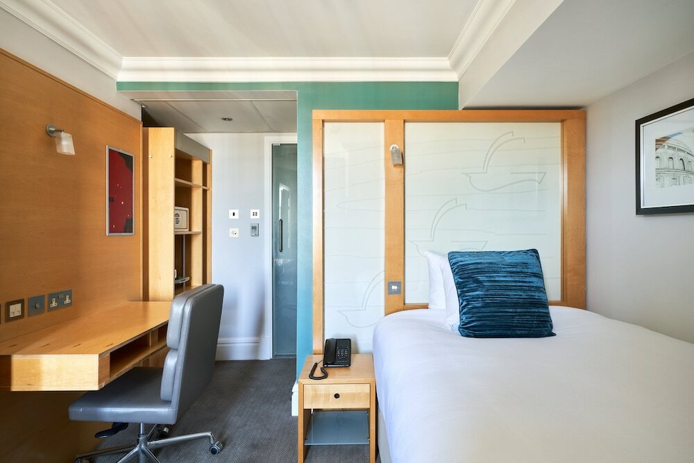 Фото Thistle London Park Lane