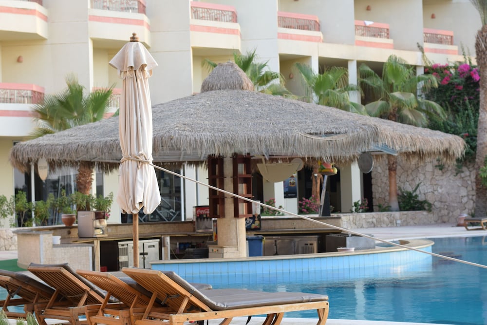 Фото DoubleTree by Hilton Sharm El Sheikh - Sharks Bay Resort