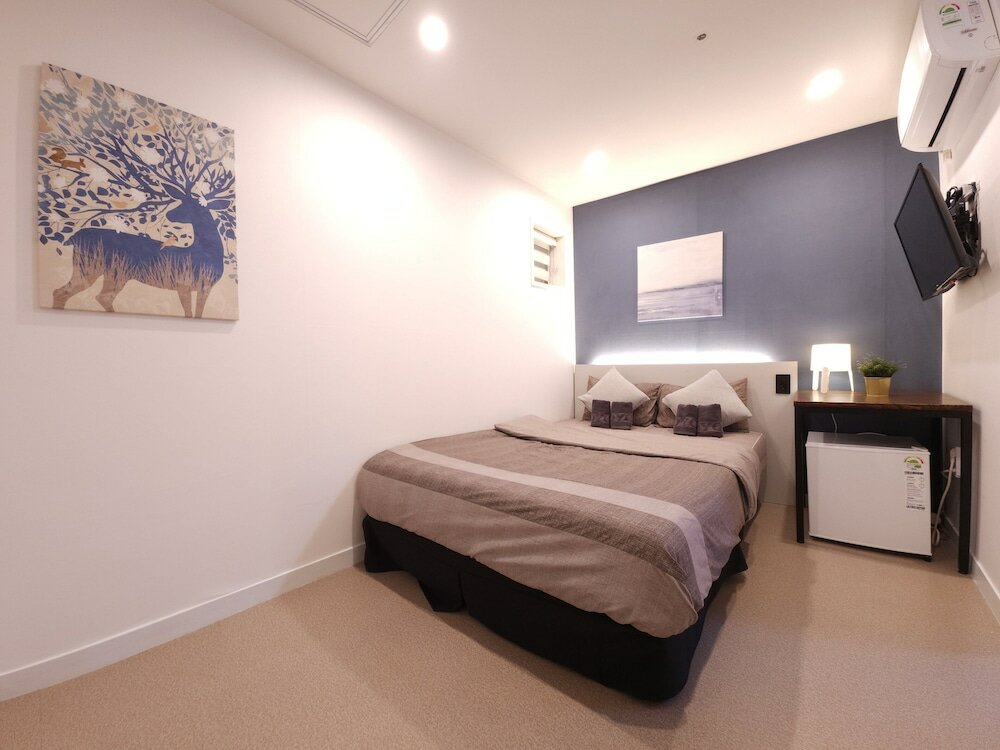 Фото Oyo Hostel Myeongdong 3