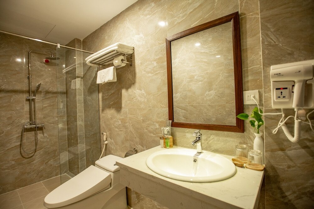 Фото Adeline Hotel