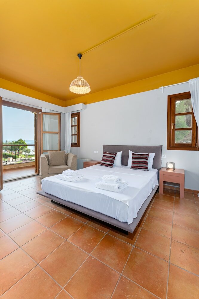 Фото Selina Kaminos Evia