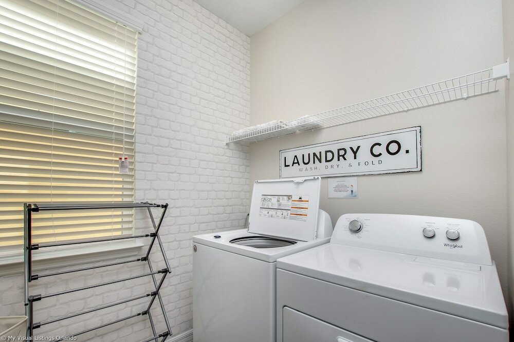 Фото Spectacular 6 Bedroom 5 Bathroom House