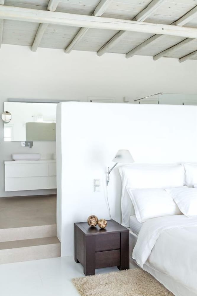 Фото Crystal Villa 6 Bedroom