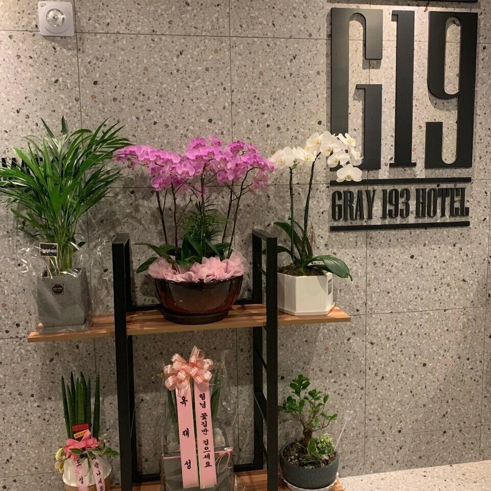 Фото Gray 193 Hotel